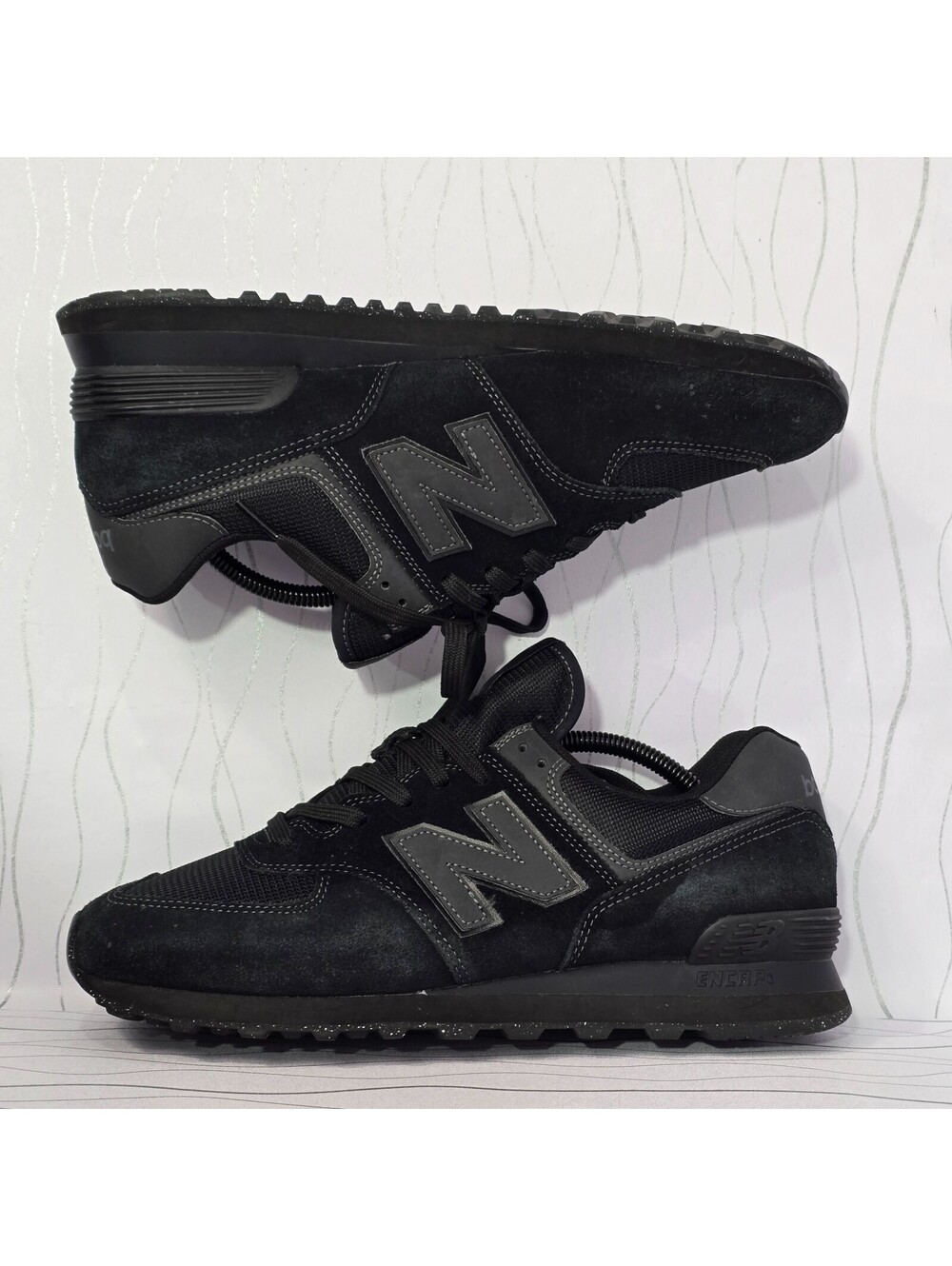 New Balance 574 Core Triple Black ML574EVE Talla 10 M / 11.5 W